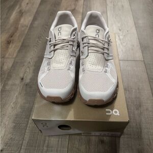 On Cloud 5 Sand/Rose Size 7.5